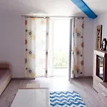 Mira *