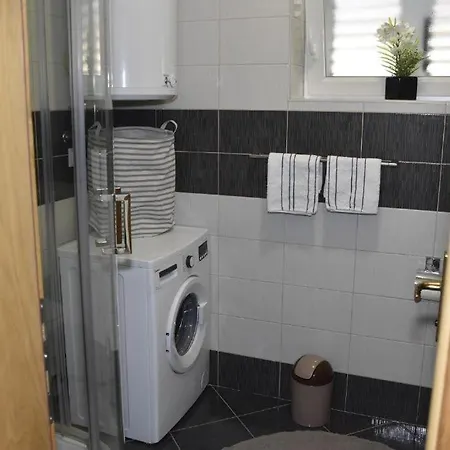 Apartman Mira *