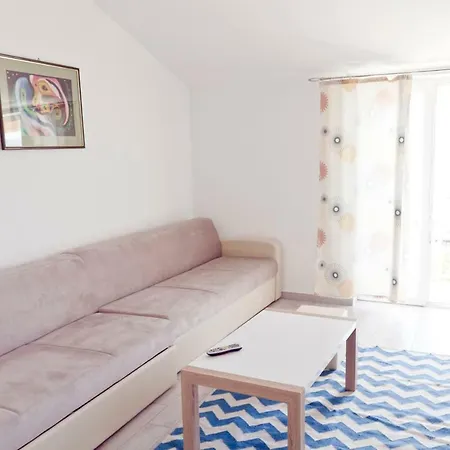 Mira Apartman *